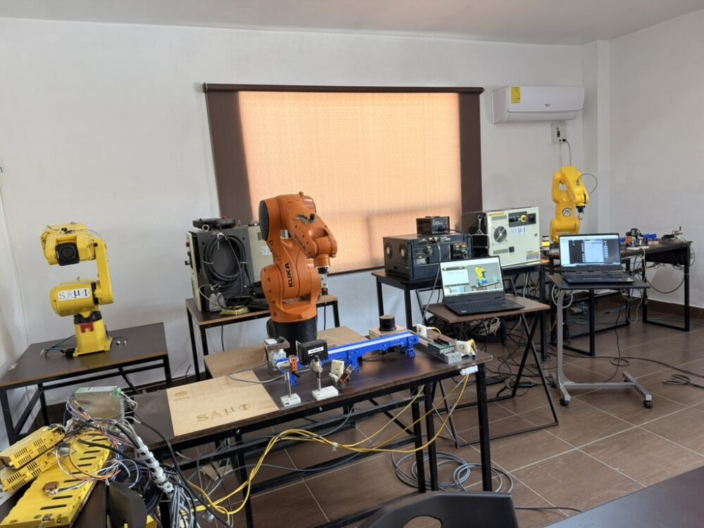 Robot Fanuc I Operación Y programación Básico offline   Code: CSAUOP_018